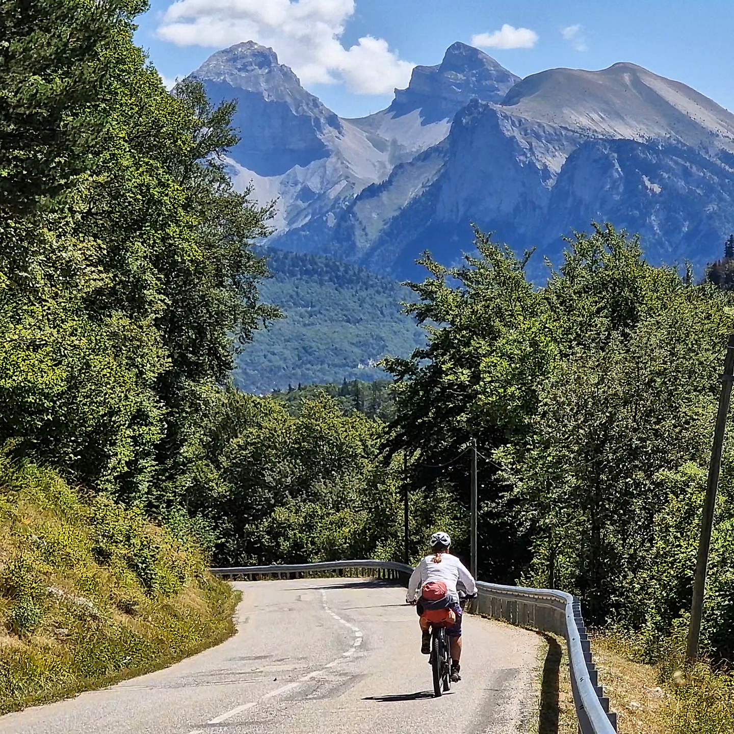 lus-road1.jpg