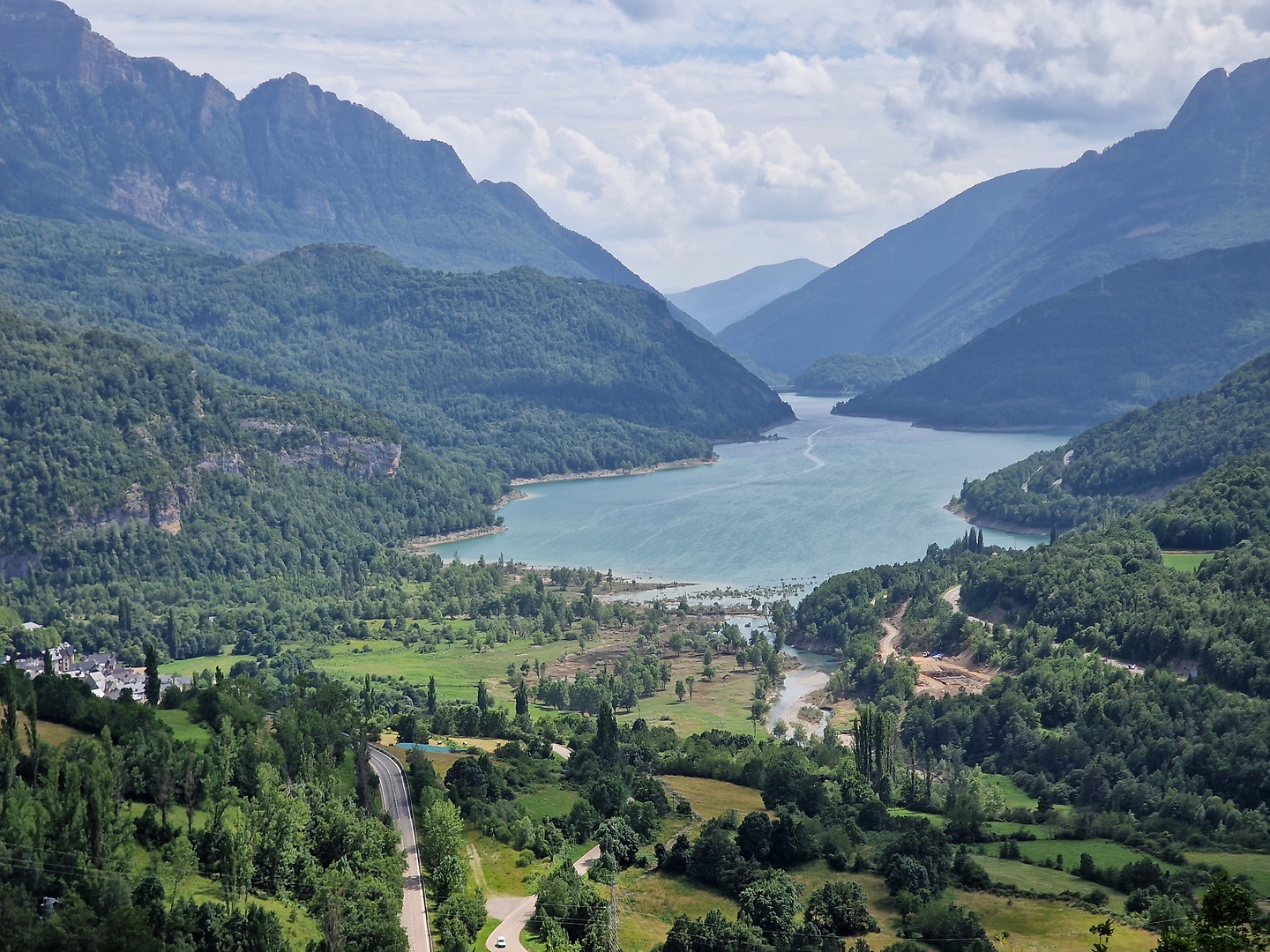 panticosa-lake1.jpg