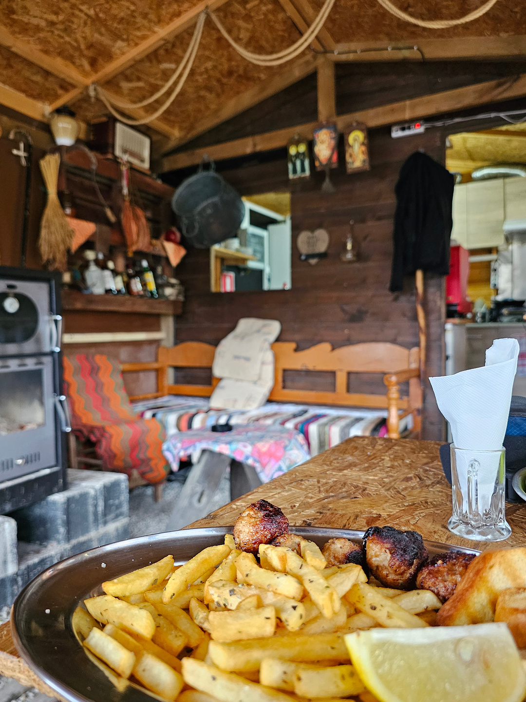 paranimfi-bar2.jpg