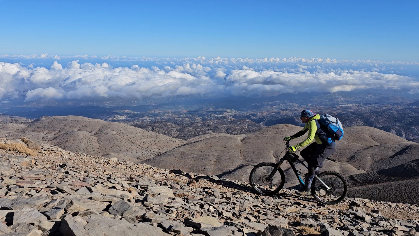 psiloritis-uphill4.jpg
