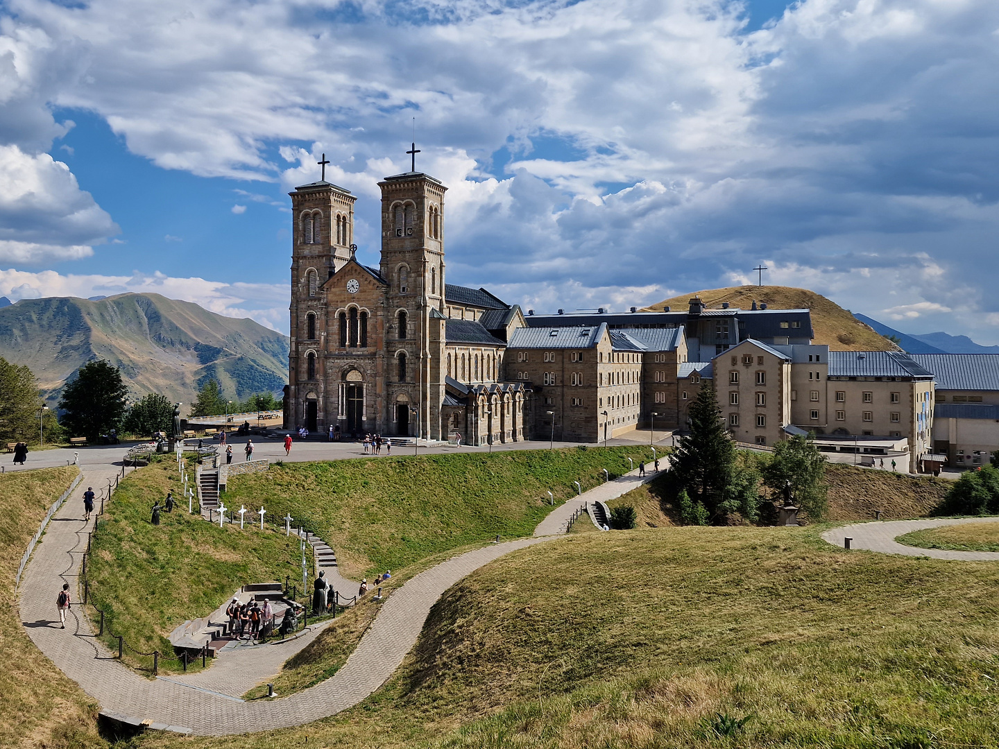 salette-church4.jpg