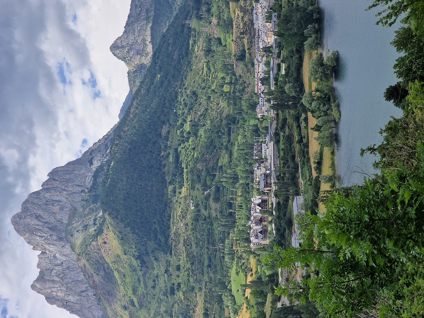 sallent-lake1.jpg