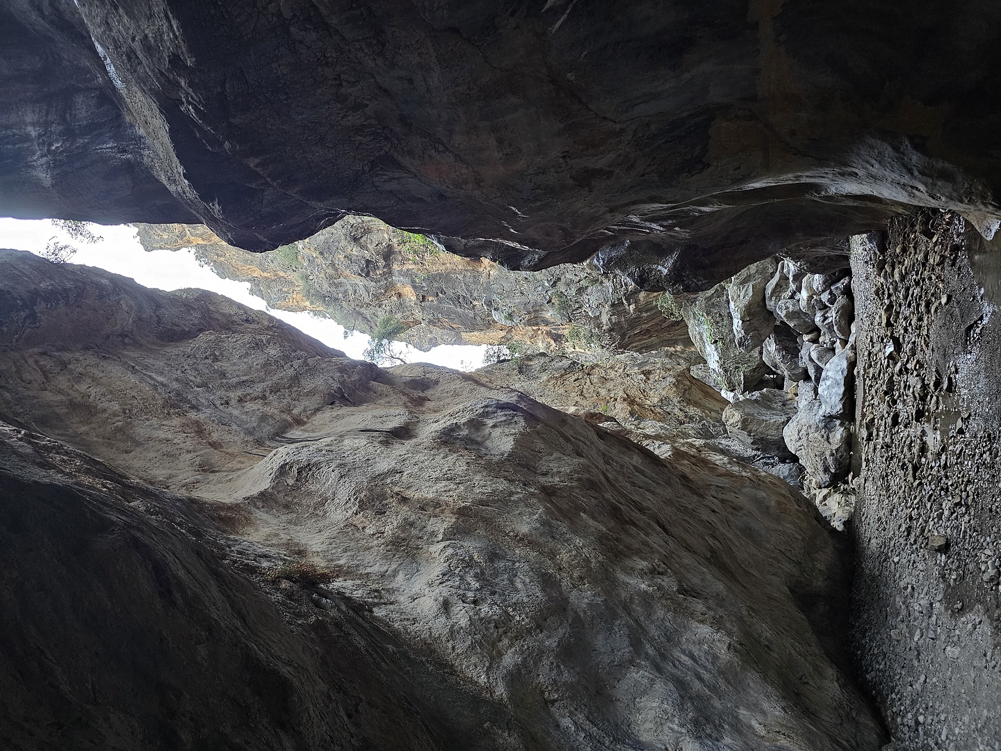 sarakinas-gorge2.jpg