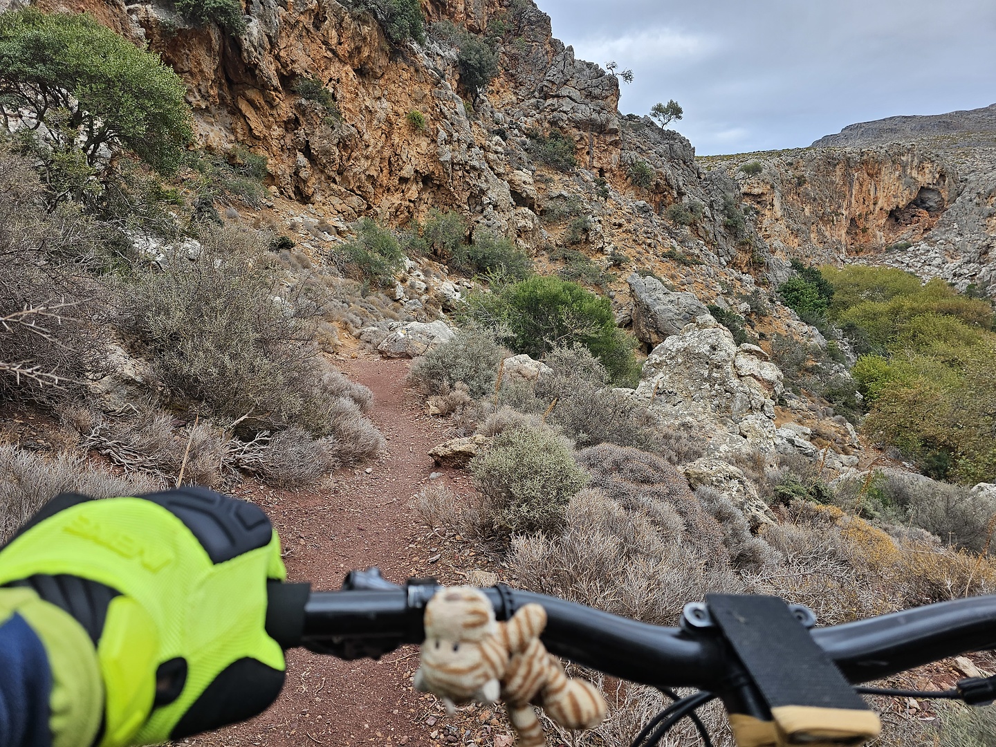 zakrosgorge-trail2.jpg