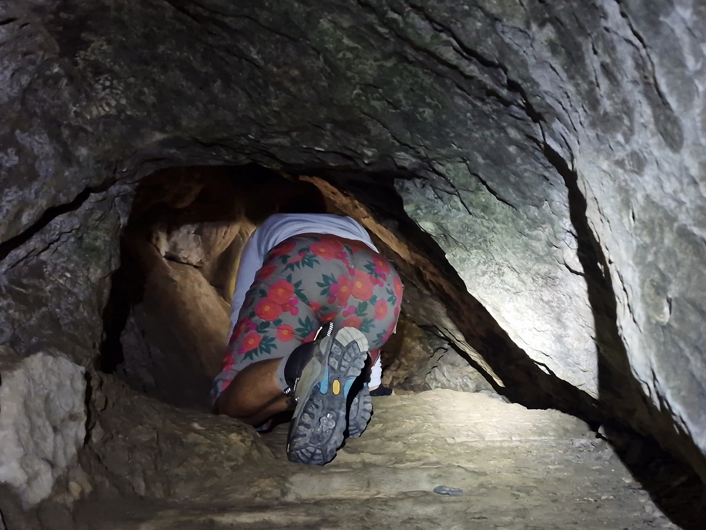 goderie-caves3.jpg