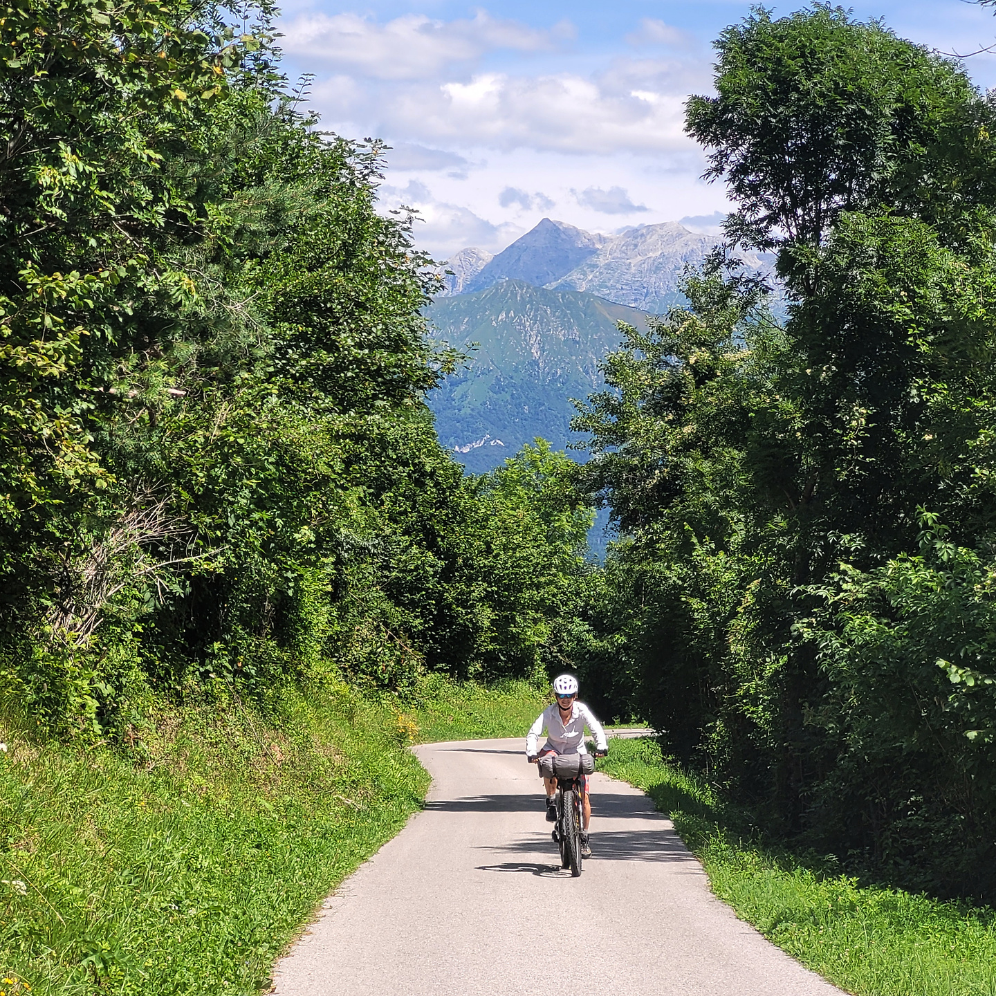 robidisce-road.jpg