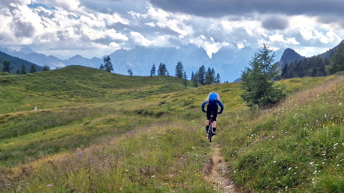 tragonia-trail1.jpg