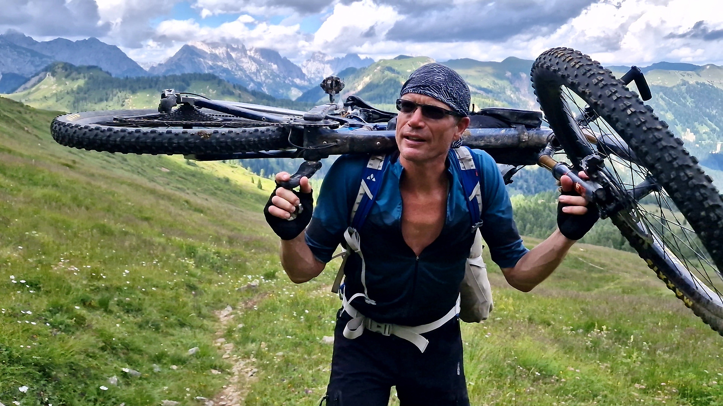 tragonia-uphill2.jpg