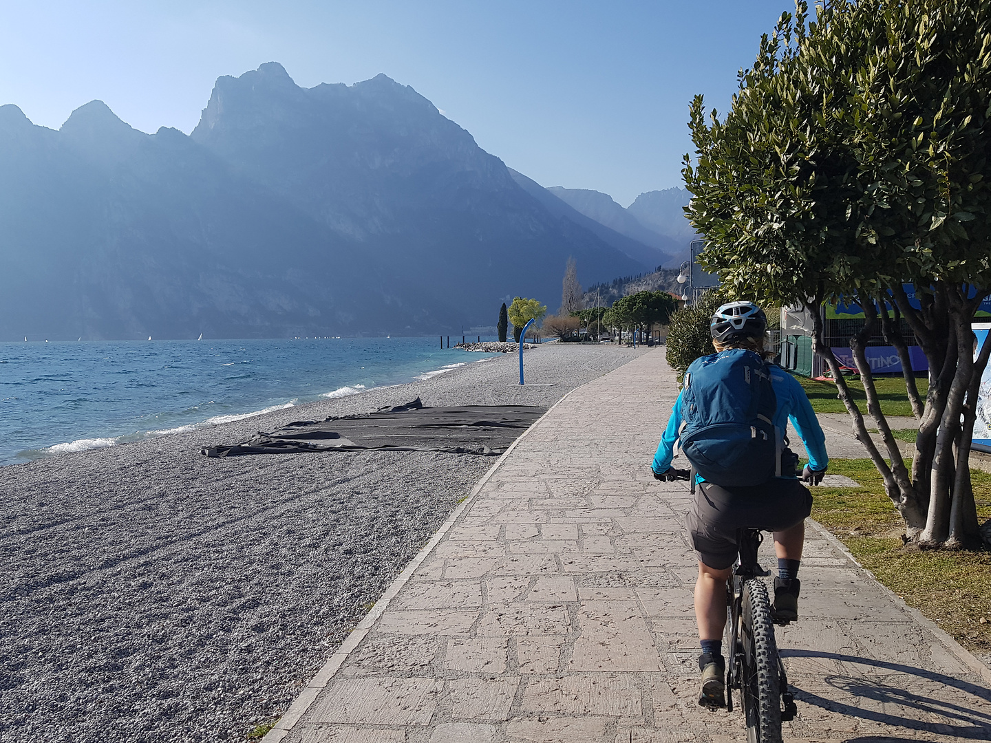 torbole-emptybeach.jpg