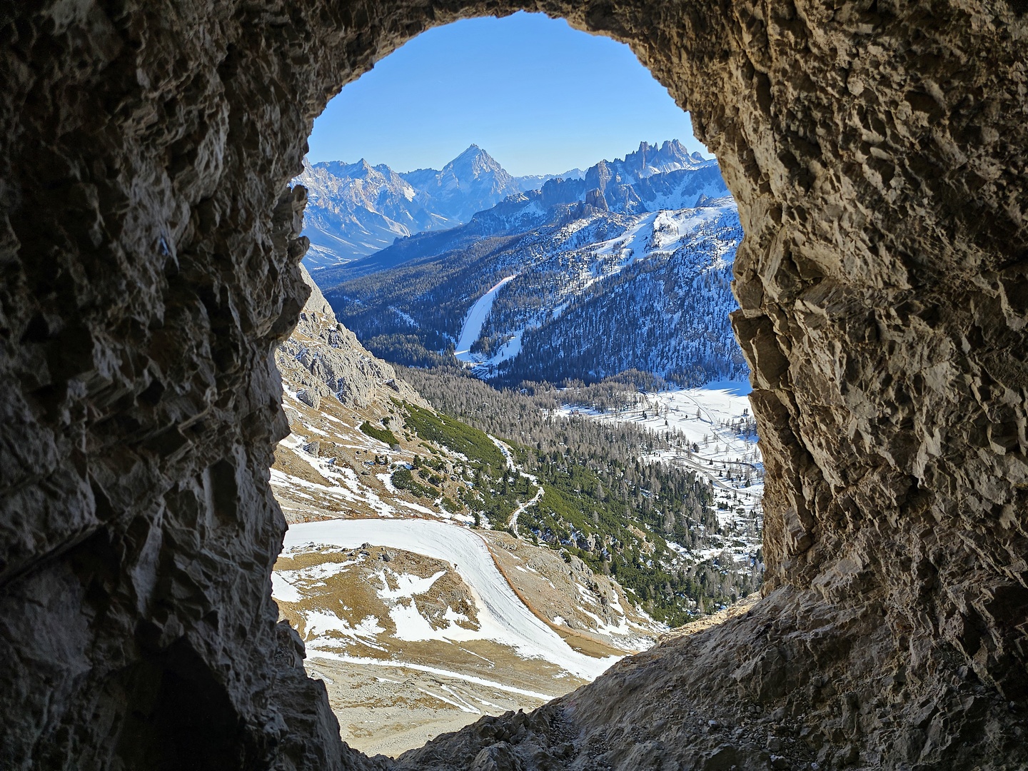 ski25-lagazuoi21.jpg
