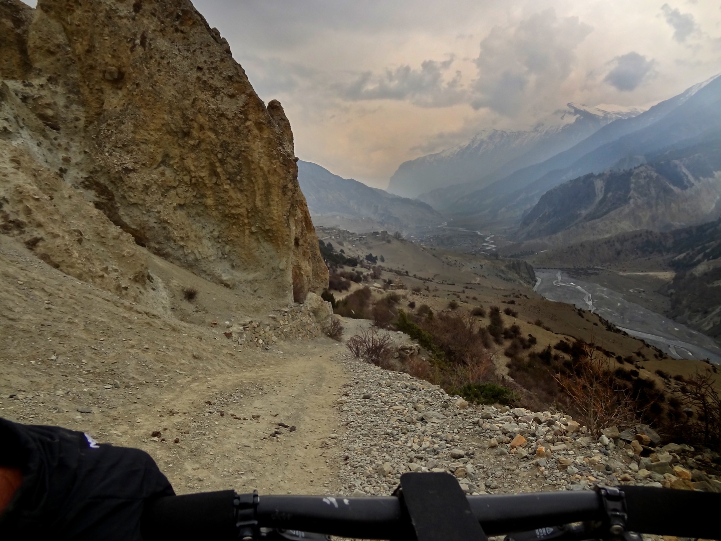 manang-valley.jpg
