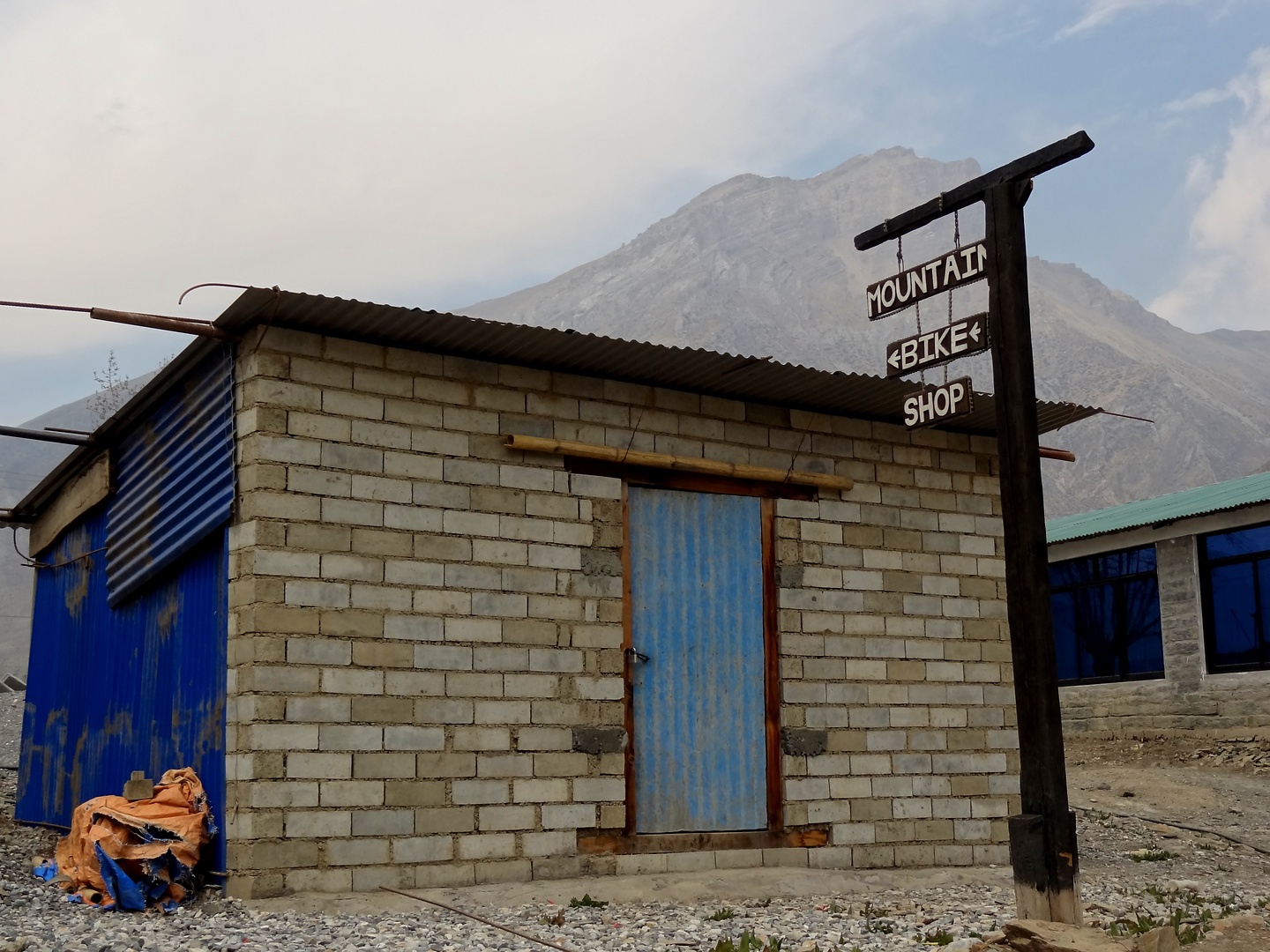 muktinath-bikeshop.jpg