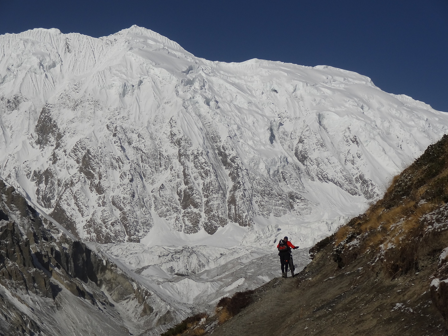 tilicho-uphill4.jpg