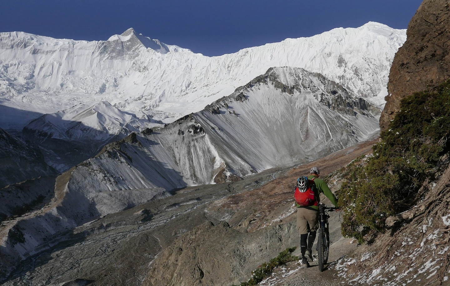 tilicho-uphill5.jpg
