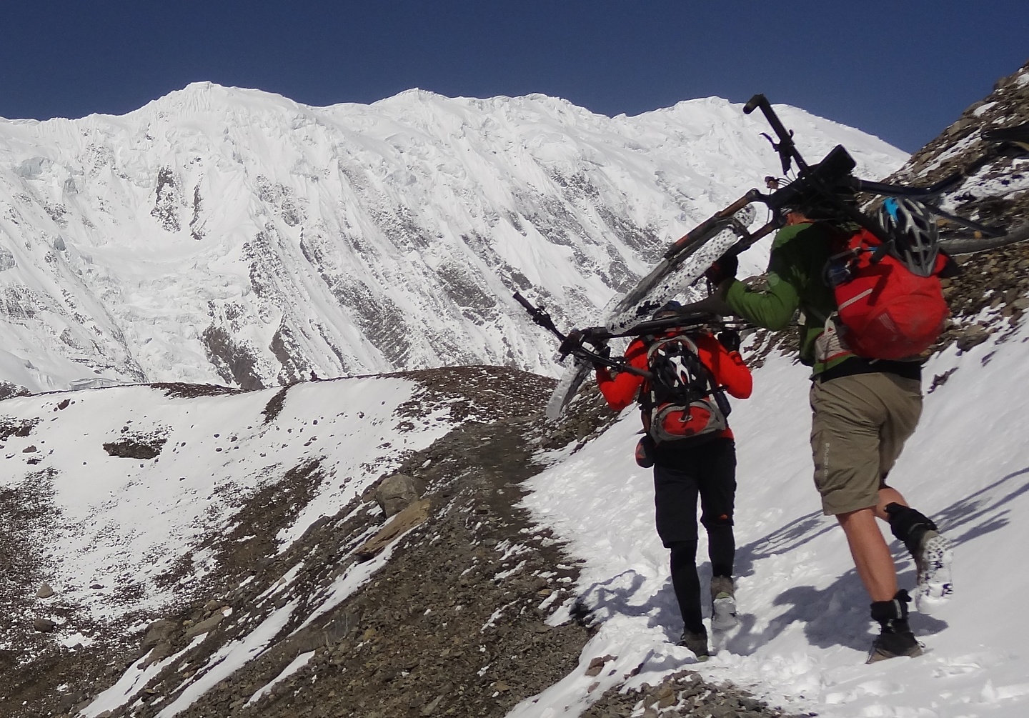 tilicho-uphill9.jpg