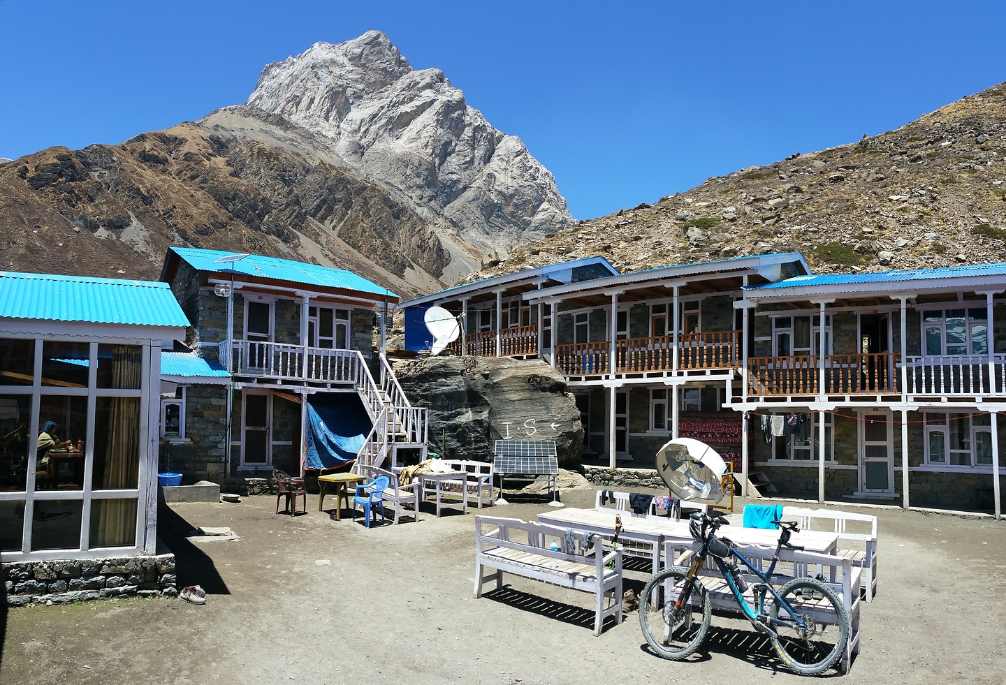tilichobase2-hotel1.jpg