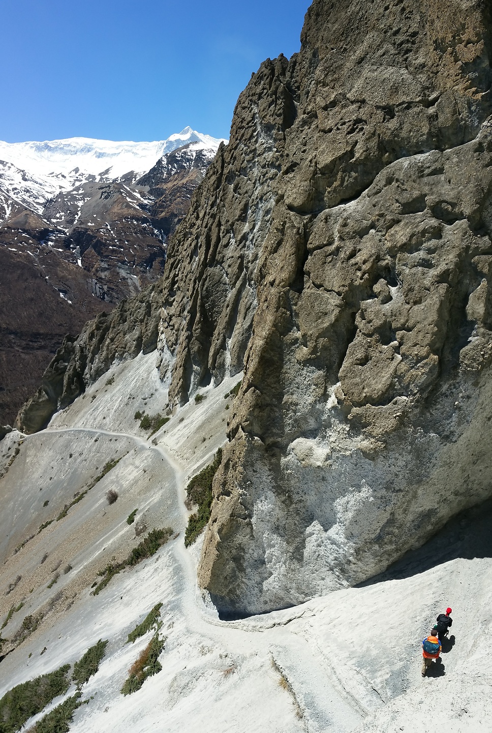 tilichobase2-uphill7.jpg