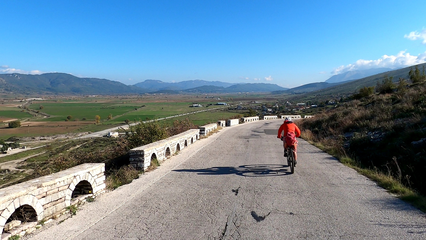 gjirokaster-road2.jpg