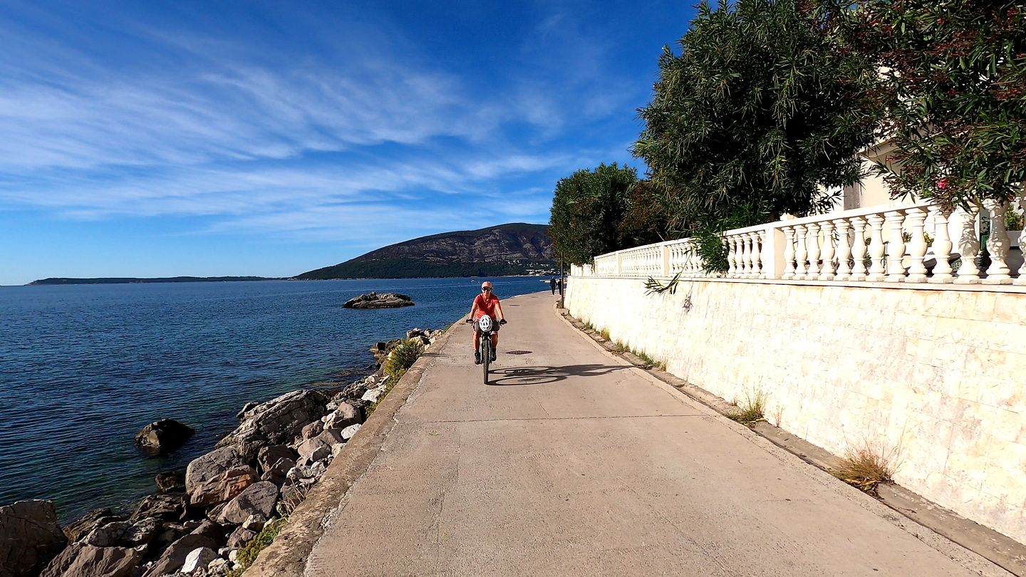 hercegnovi-beach3.jpg