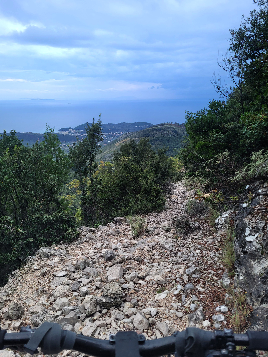 himare-trail2.jpg