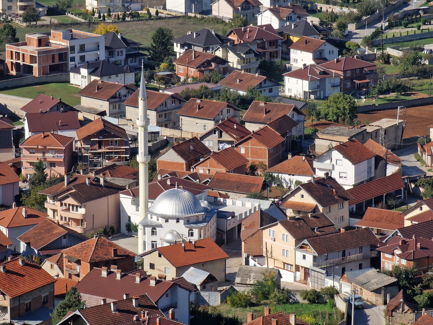 kosovo-townpano2.jpg