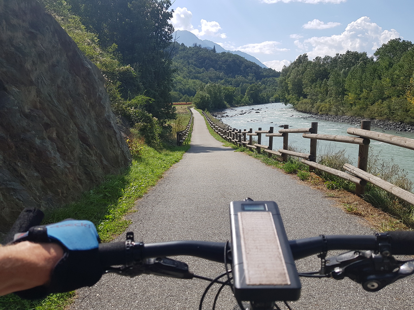 aosta-cyclepath.jpg