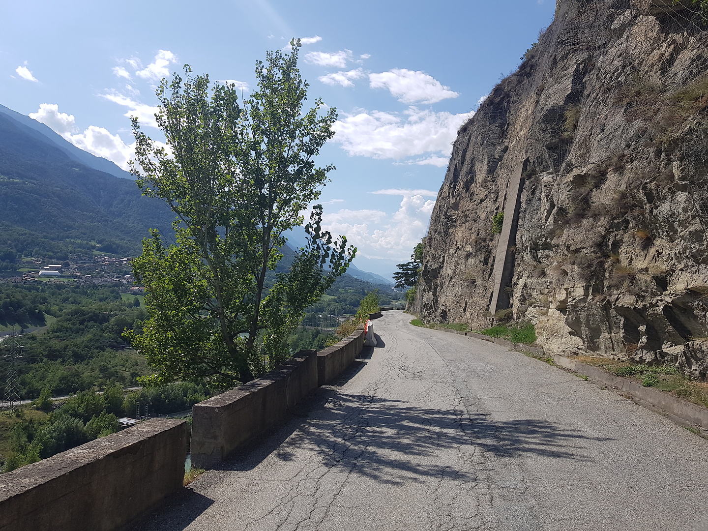 aosta-road.jpg