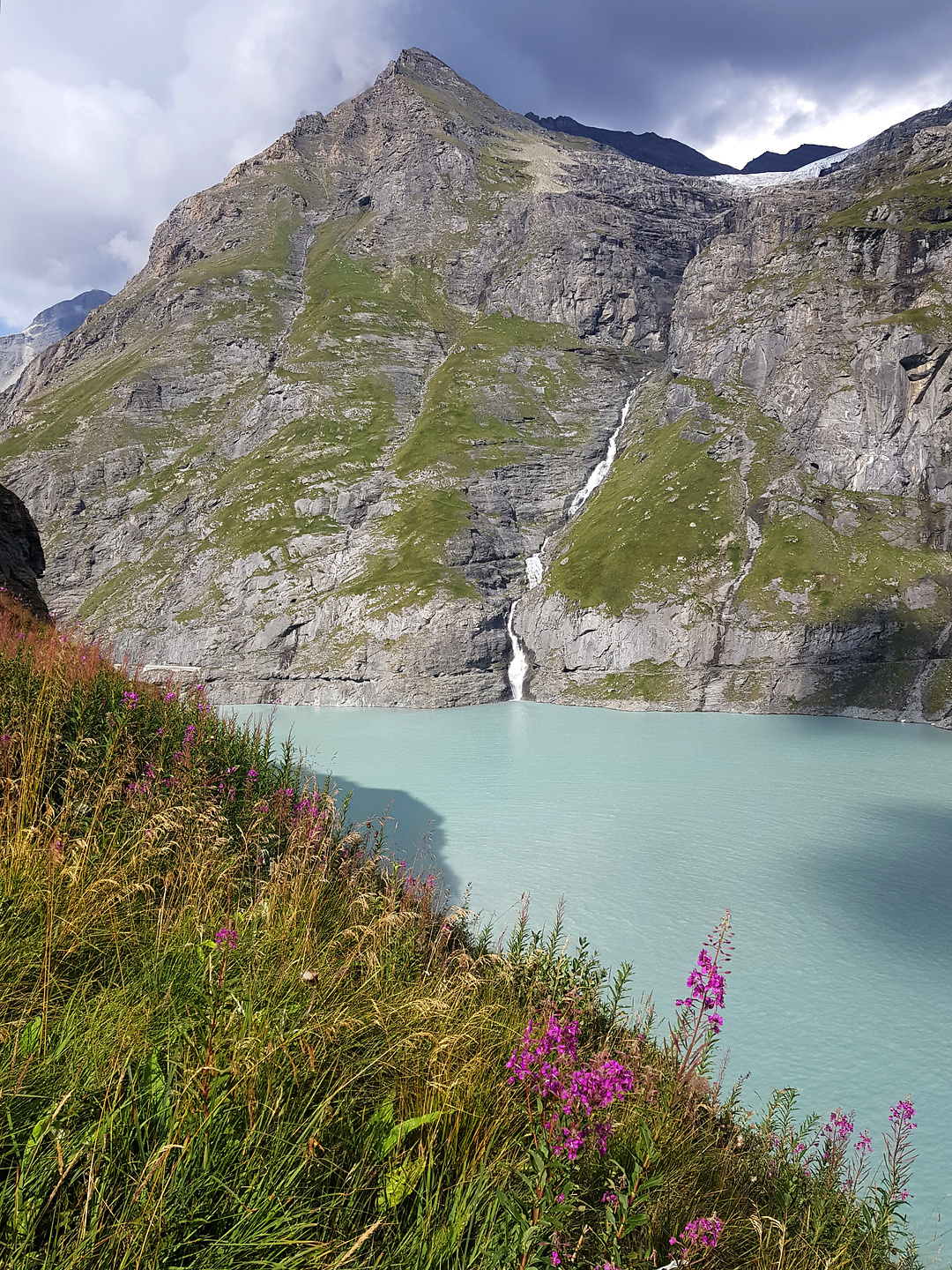 mauvoisin-lake2.jpg