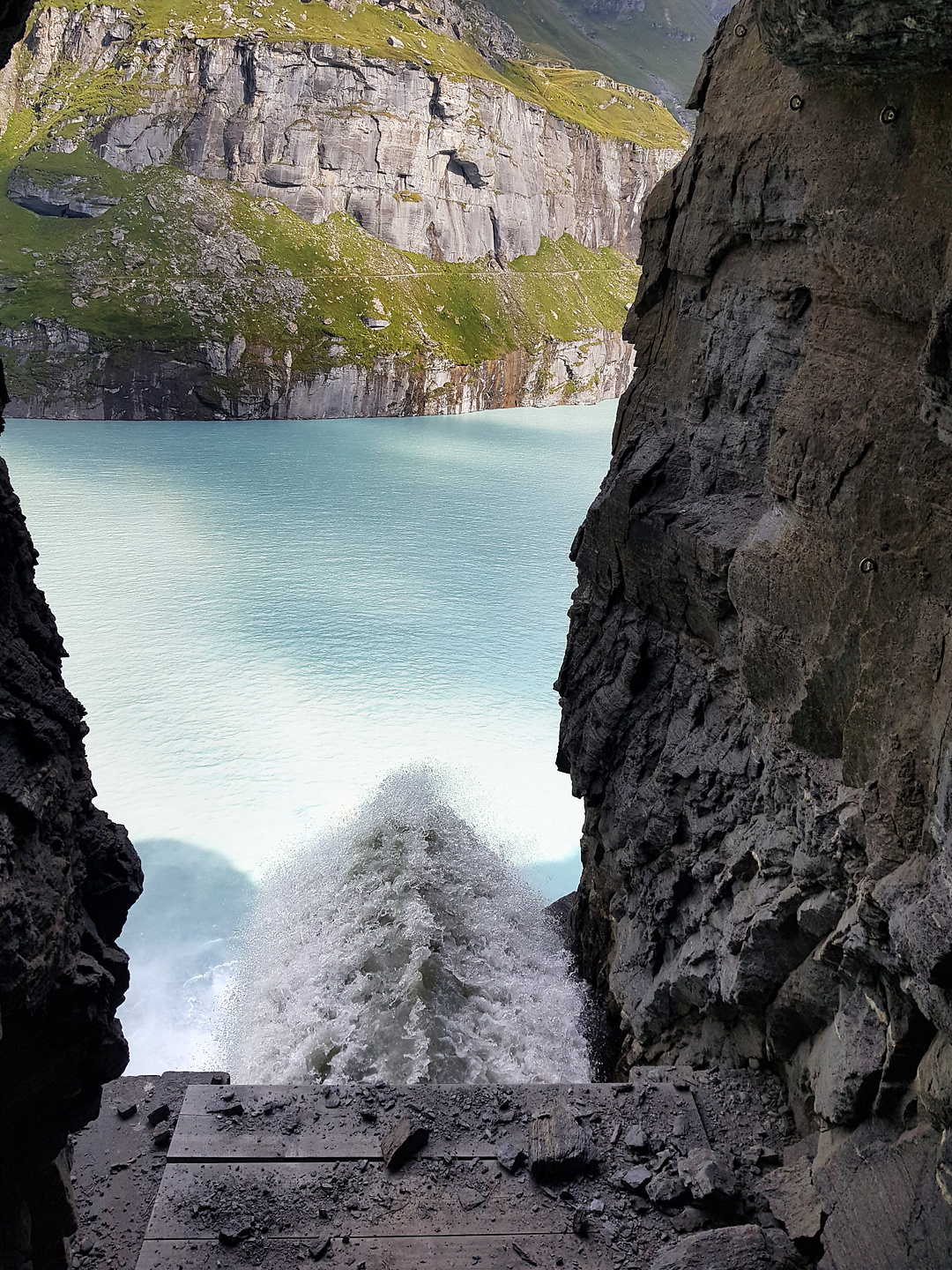 mauvoisin-water2.jpg