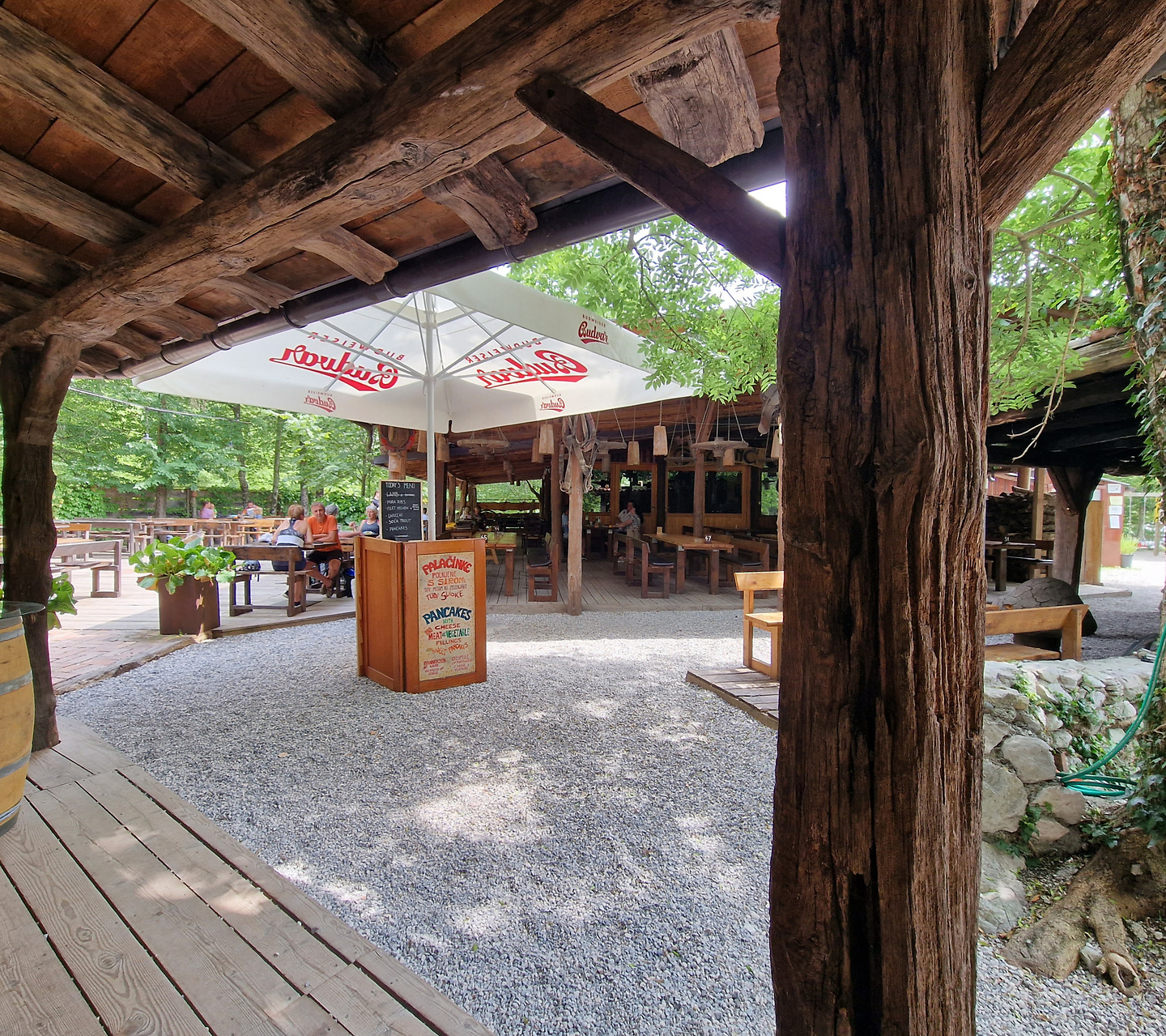 kobarid-bar1.jpg