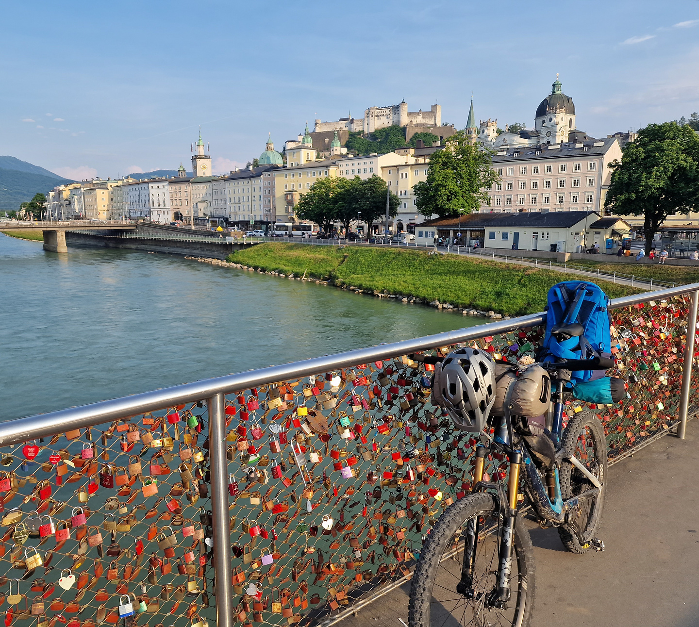salzburg-town1.jpg