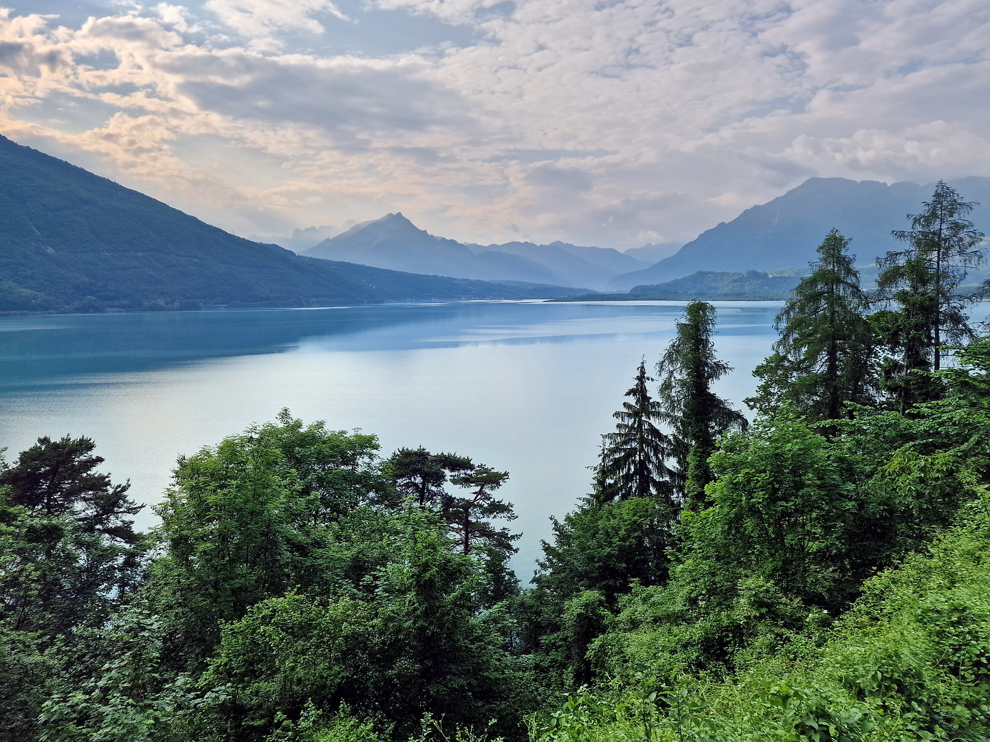 santacroce-lake1.jpg