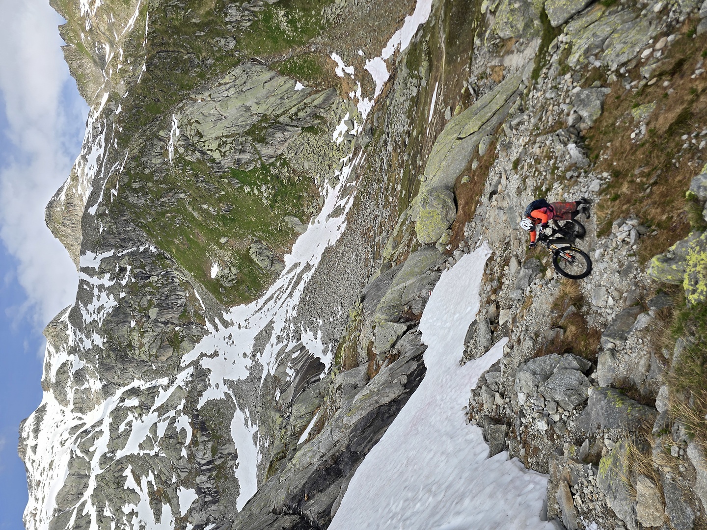 lucendro-uphill4.jpg