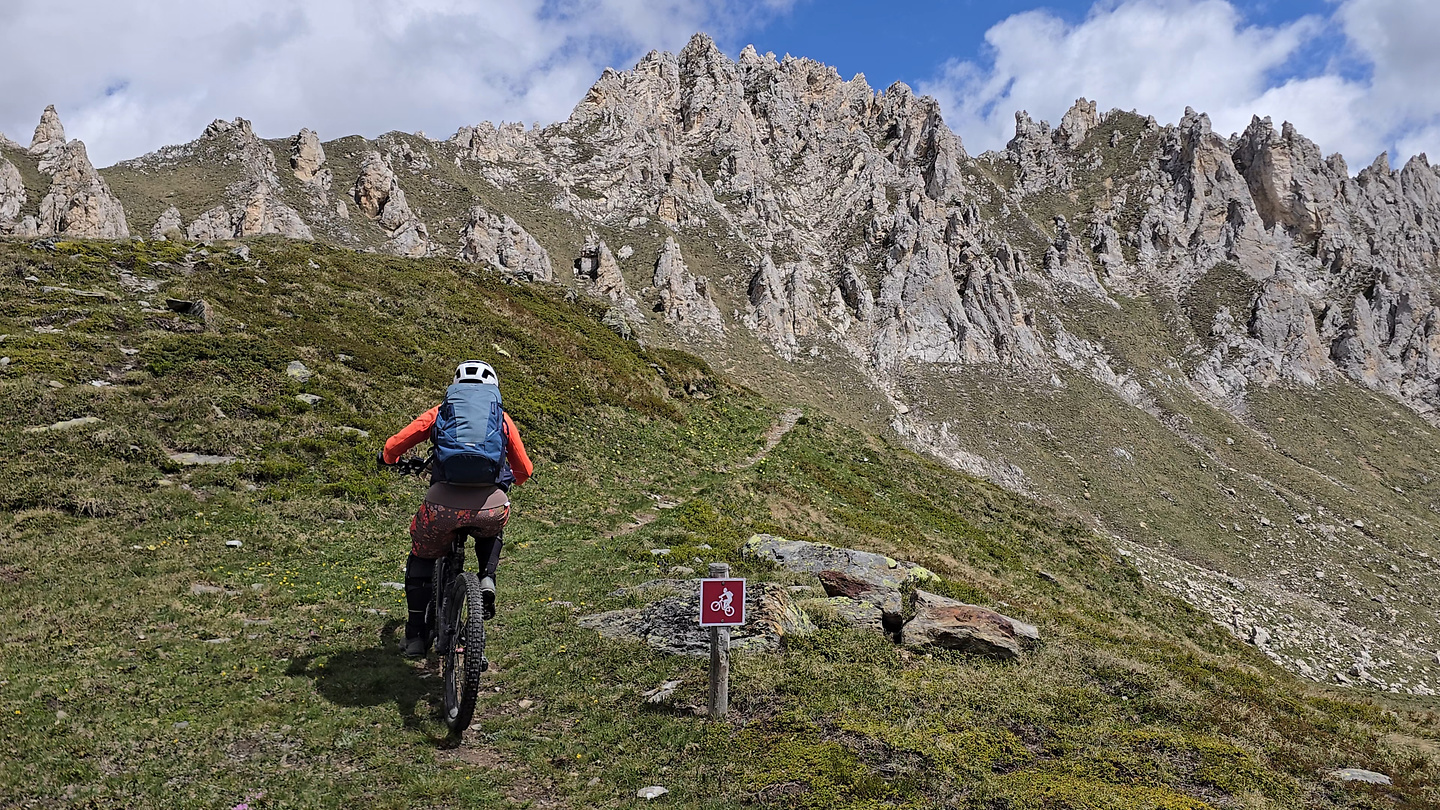 passosole-uphill7.jpg
