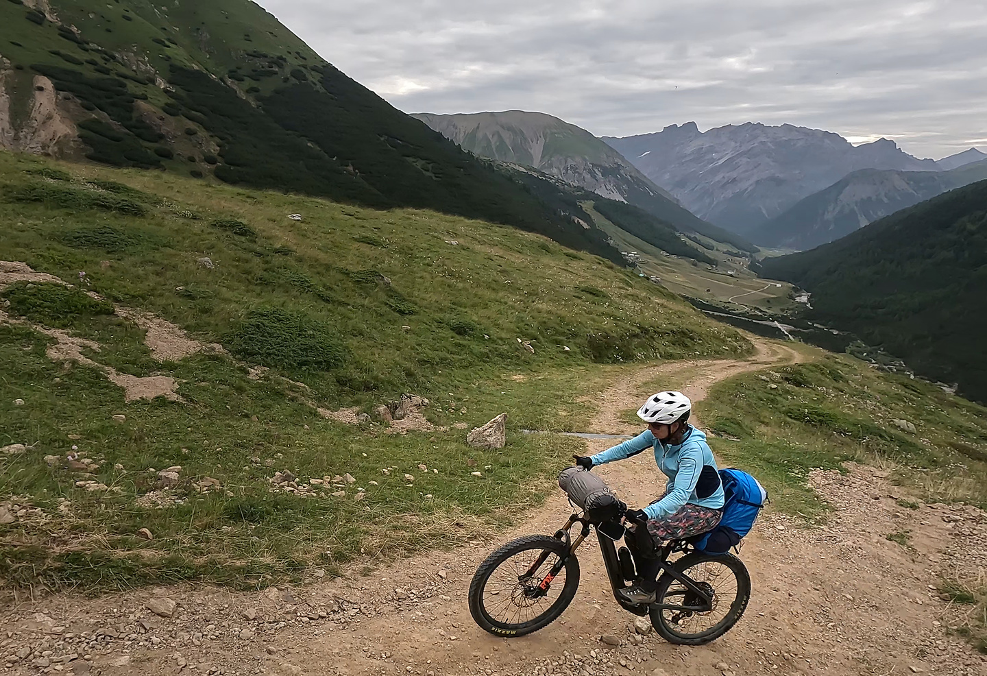 chaschauna-uphill1.jpg